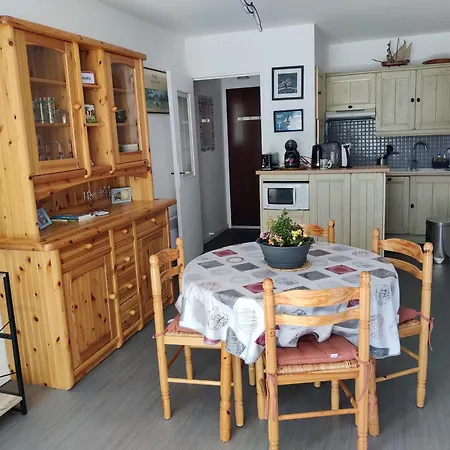 Apartament Spacieux Refait A Neuf - 4 Pers - Vue Sur L'hippodrome *
