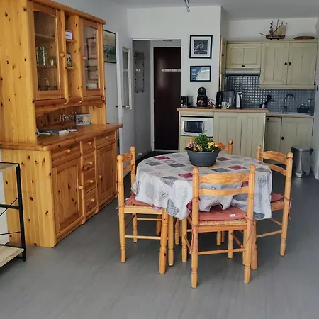 Spacieux Refait à Neuf - 4 Pers - Vue Sur L'hippodrome Appartement *