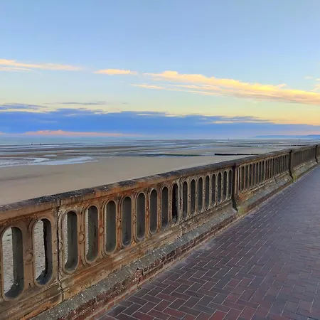 Apartament Spacieux Refait A Neuf - 4 Pers - Vue Sur L'hippodrome Cabourg