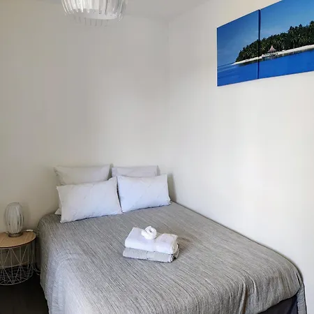 Apartament Spacieux Refait A Neuf - 4 Pers - Vue Sur L'hippodrome *