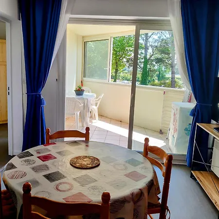 Lejlighed Spacieux Refait A Neuf - 4 Pers - Vue Sur L'hippodrome *