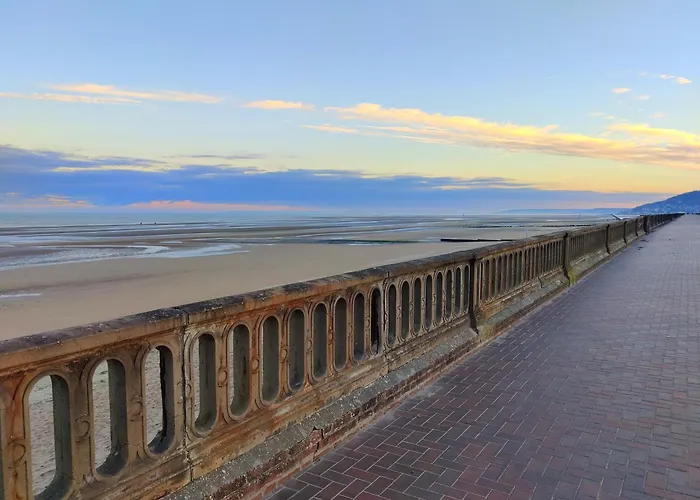 Lägenhet Spacieux Refait A Neuf - 4 Pers - Vue Sur L'hippodrome Cabourg