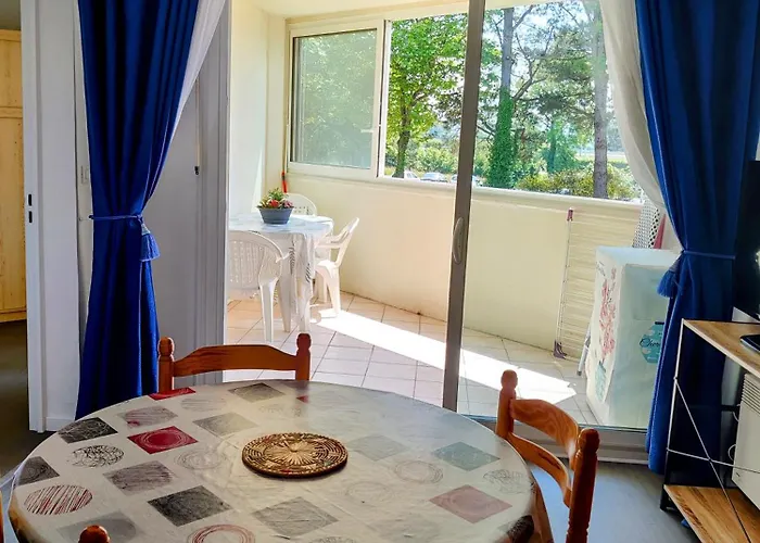 Apartment Spacieux Refait A Neuf - 4 Pers - Vue Sur L'hippodrome *